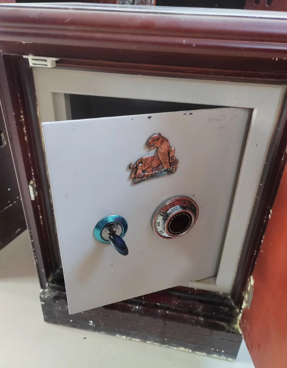 萊蕪保險柜開鎖公司，萊蕪鋼城保險柜打不開怎么辦？

