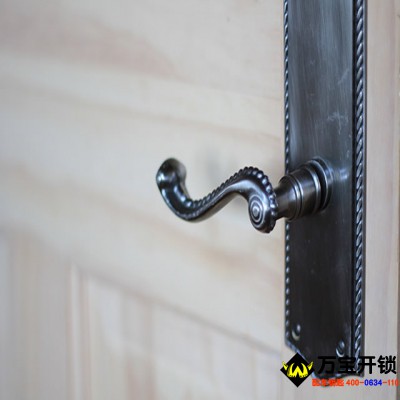 【萊蕪門鎖怎么拆】把手鎖怎么拆解 把手門鎖拆卸方法詳解