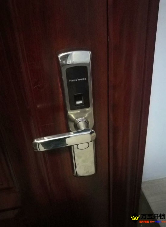 萊蕪高檔小區(qū)裝指紋鎖，萊蕪指紋鎖專賣店
