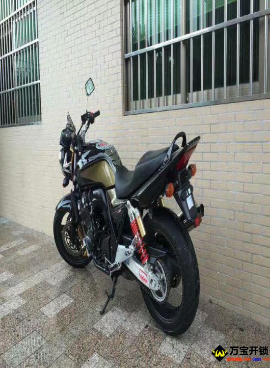 萊蕪本田摩托車(chē)CB400全丟 配芯片鑰匙