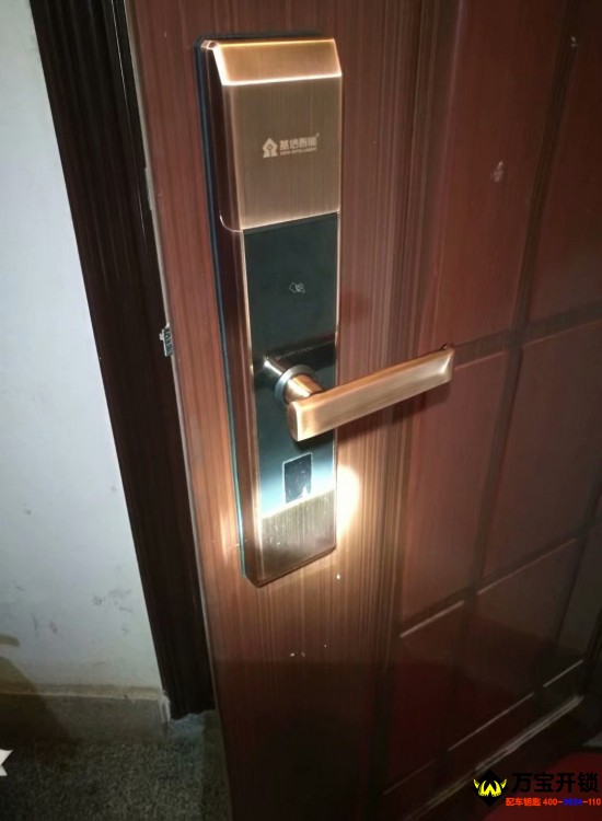 萊蕪高檔小區(qū)裝基信E6008指紋鎖，智能鎖